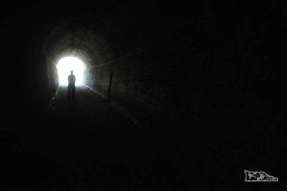 Uma luz ao final do túnel, em Gaiman, cidade de colonização galesa na Patagônia, na Argentina